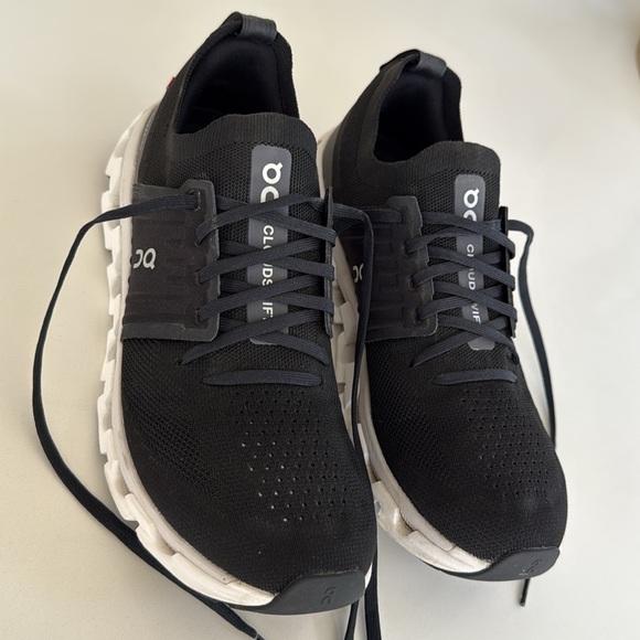 ON Running Cloudswift Trainers Sneakers Women’s Size 10.5 Black White Color - Picture 3 of 14